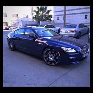 22 inch rims with tires.